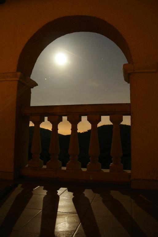 Hostal Maset Del Garraf Olesa de Bonesvalls Exterior foto
